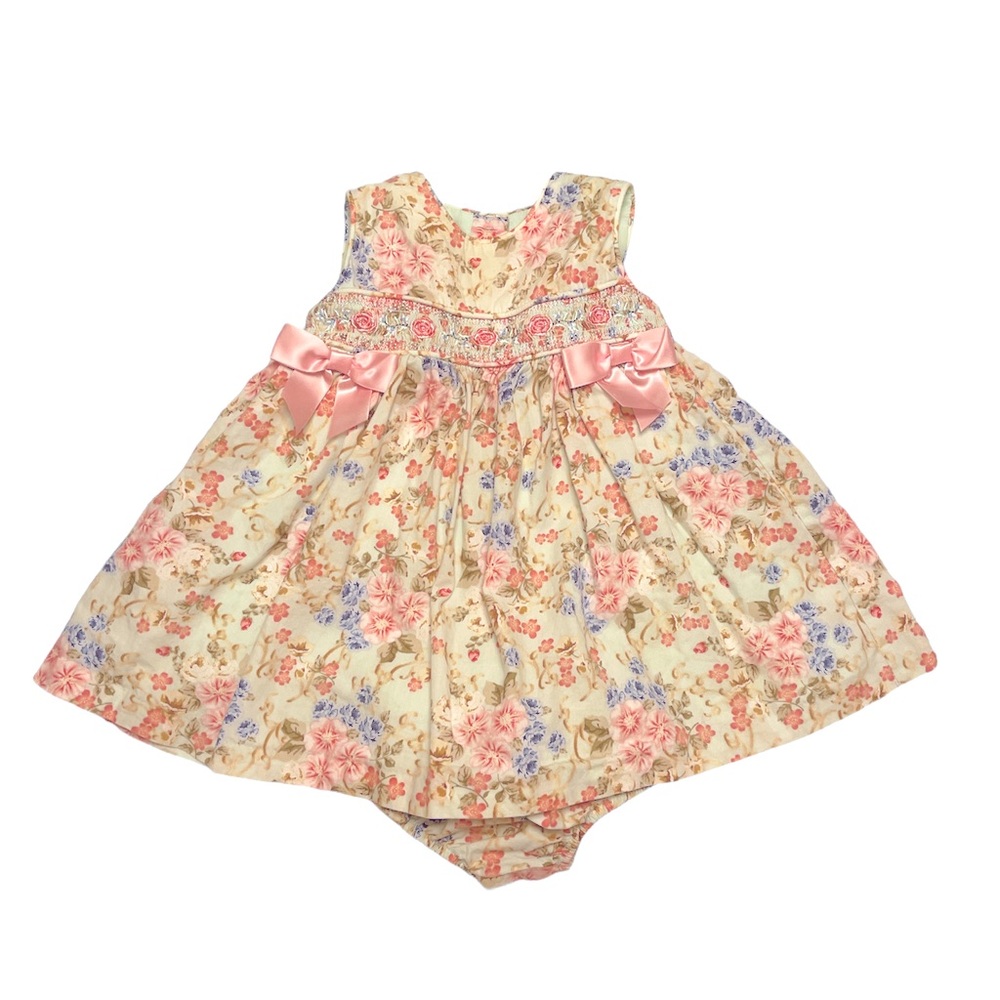 Green flower depress with smocking and bows